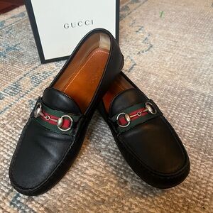 Iconic Gucci Black Leather $1100 Horse-Bit Loafers Signature Stripes 9 Worn 1x
